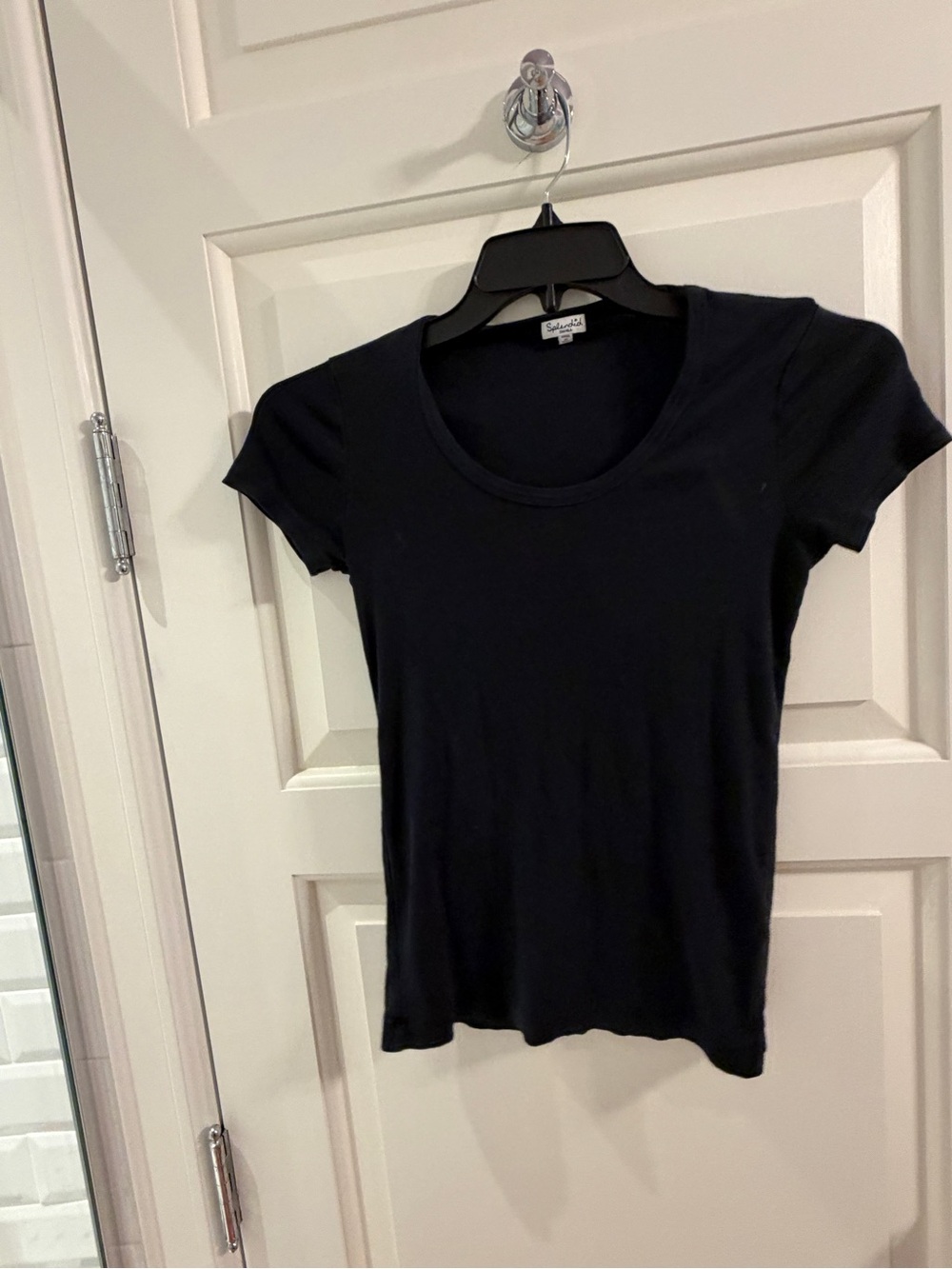 Splendid Black Short Sleeve Scoop Neck Tee